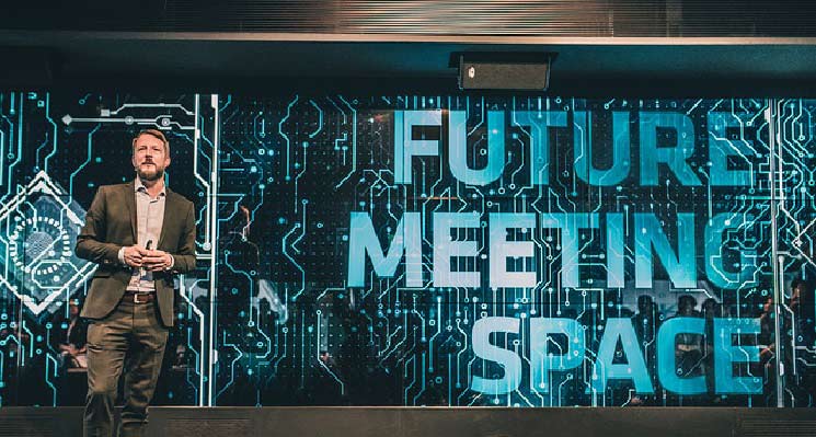 Future-Meeting-Space-lecturer-