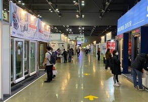 Picture4 tradeshow corridor