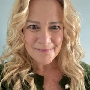 760 Display Welcomes Christina Poole