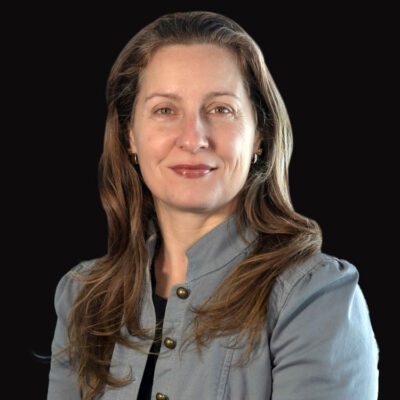 Headshot of Caroline Wright.