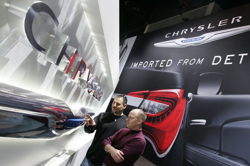 Determining the angle of view, cleaning up the exhibit and preparing the right photo takes a while.